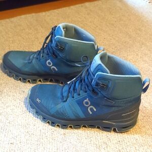 Women's On Cloud Rock Waterproof Shoes women’s 8 storm/wash